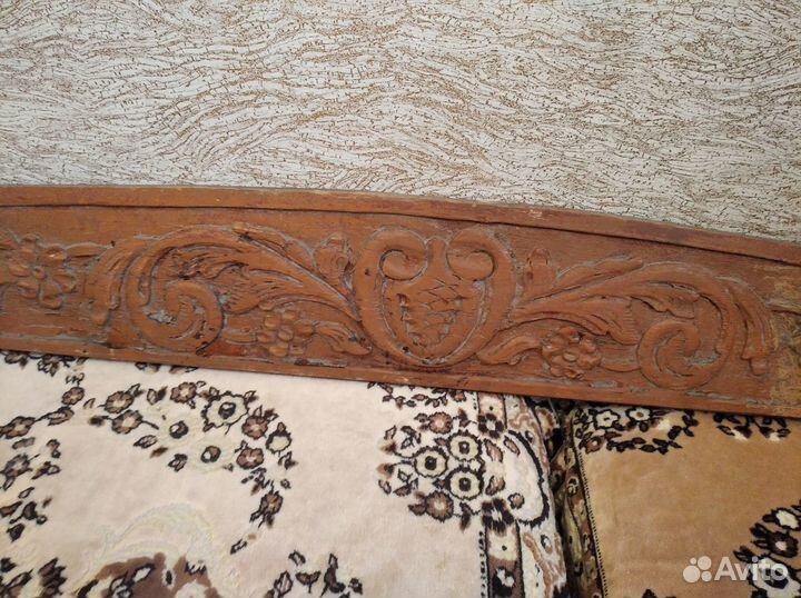 Старинная ручная резьба