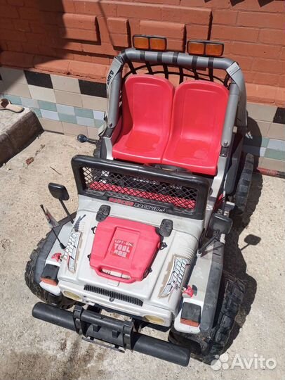 Электромобиль Peg Perego