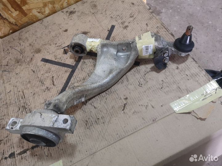 Рычаг Nissan Fuga PY50 (Переднее Левое Нижнее)
