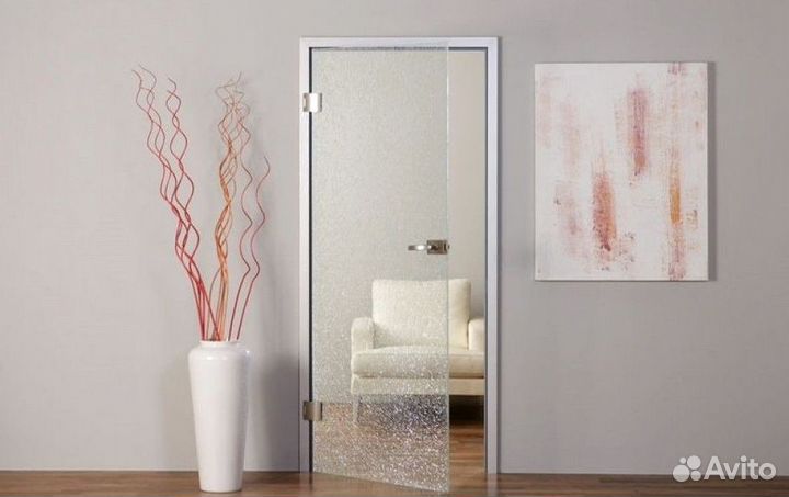 Стеклянная дверь