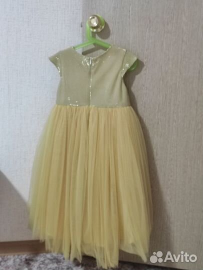 Нарядное платье для девочки 128