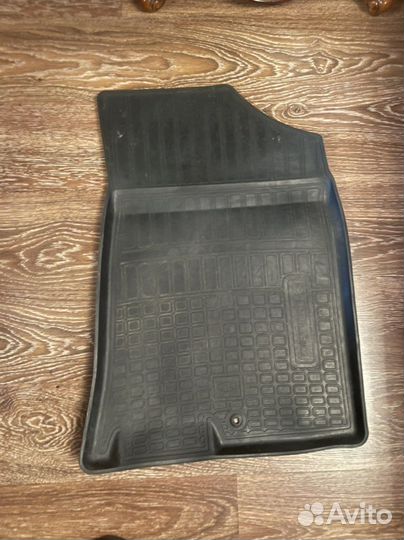 Автомобильные коврики резиновые