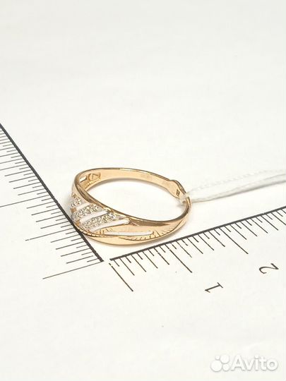 Кольцо с синтетическим камнем Золото