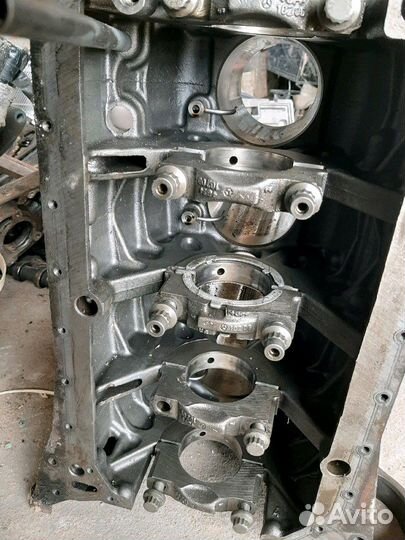 Блок двигателя 611 987 Mercedes 2.2CDi