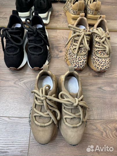 Кроссовки с объемными шнурками замш