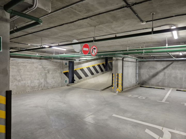Машиноместо, 13 м²