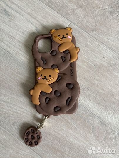 Чехлы на iPhone 11