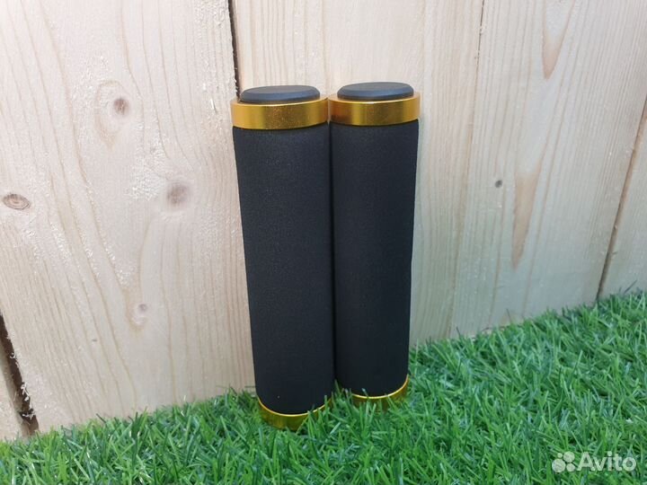 Грипсы пенки на фиксаторе (золотые)