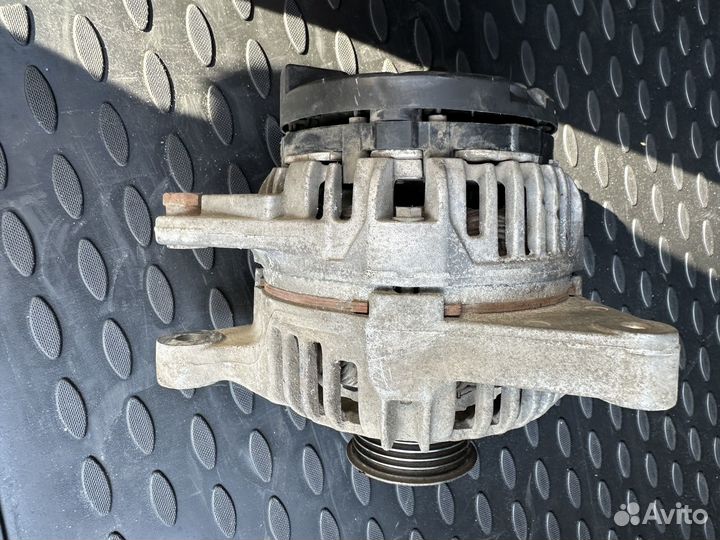 Генератор на toyota corolla 120