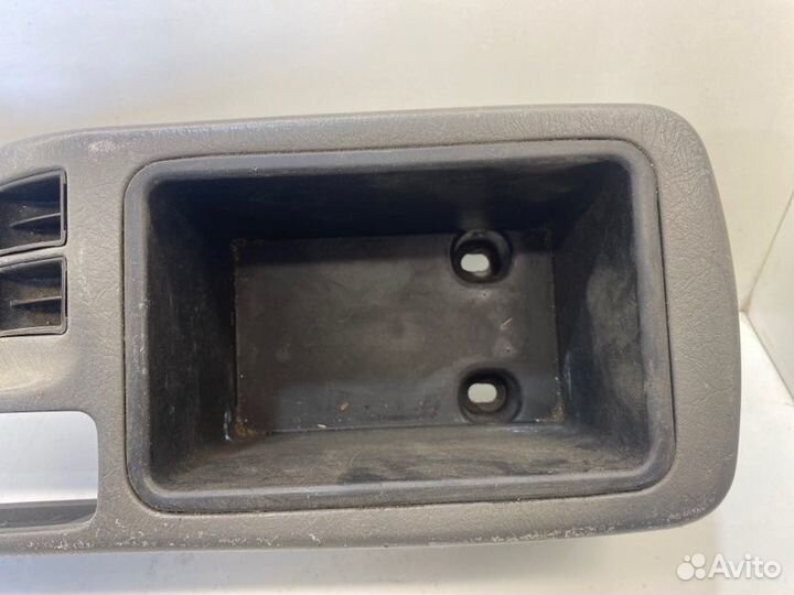 Консоль между сидений Kia Spectra седан S6D 2008