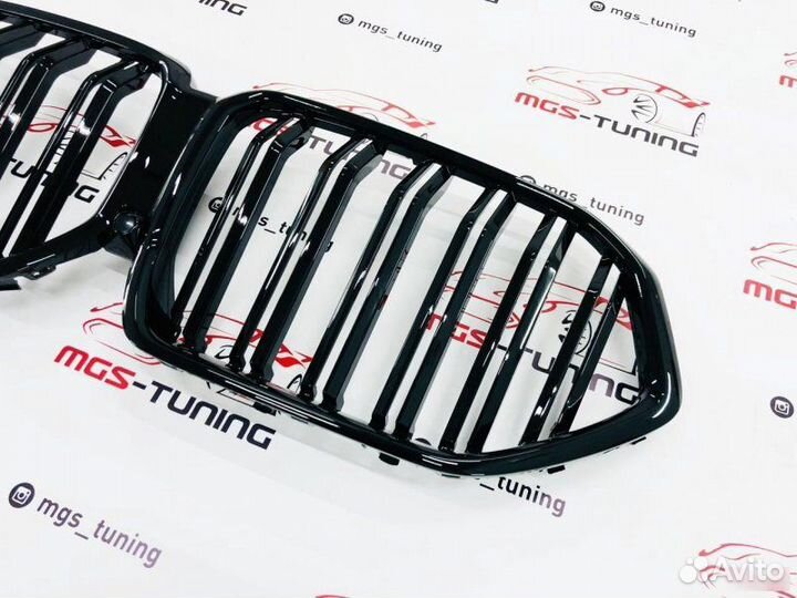 Решетка в BMW Х6 G06 стиль Х6М Черный глянец