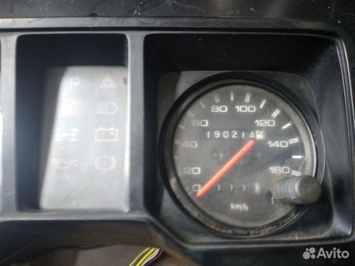 Приборная панель Isuzu Trooper