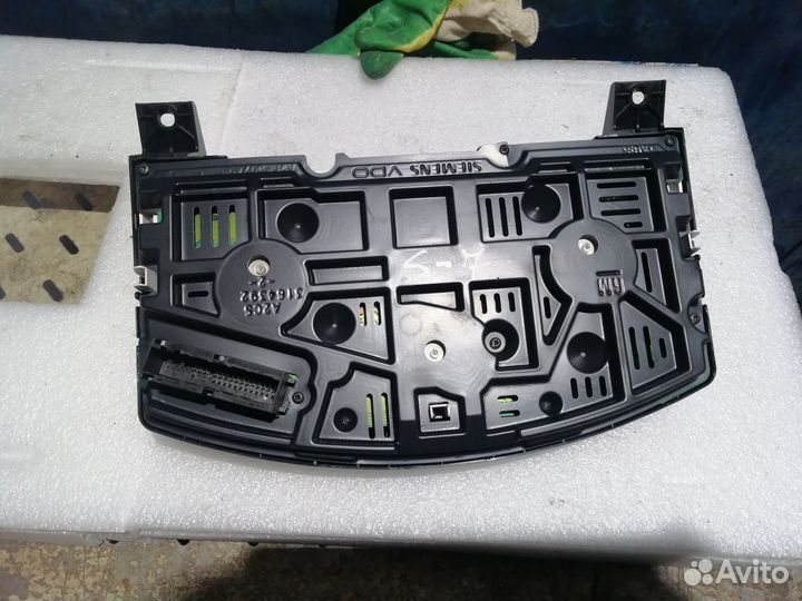 Панель приборов милли МКПП Opel Astra H