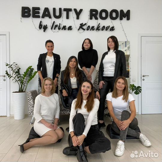 Мастера-лешмейкеры в студию красоты