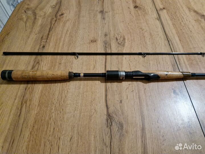 Спиннинг black hole air