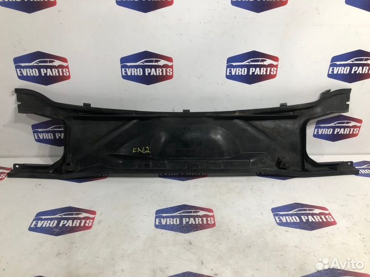 Накладка жабо BMW 3-Series E90/E91