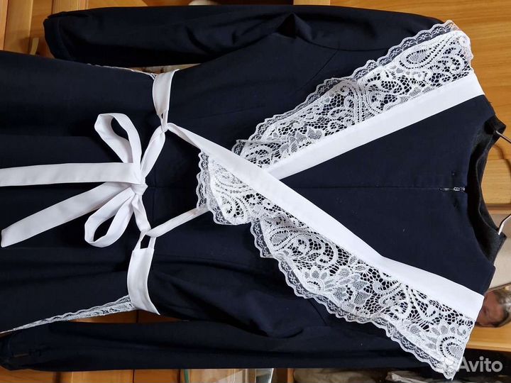 Белый школьный фартук