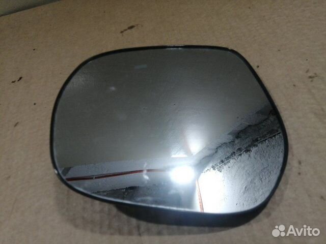 Стекло зеркала переднее левое Toyota Land Cruiser