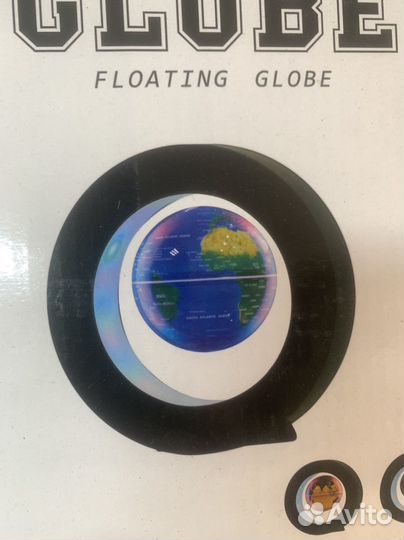 Левитирующий глобус