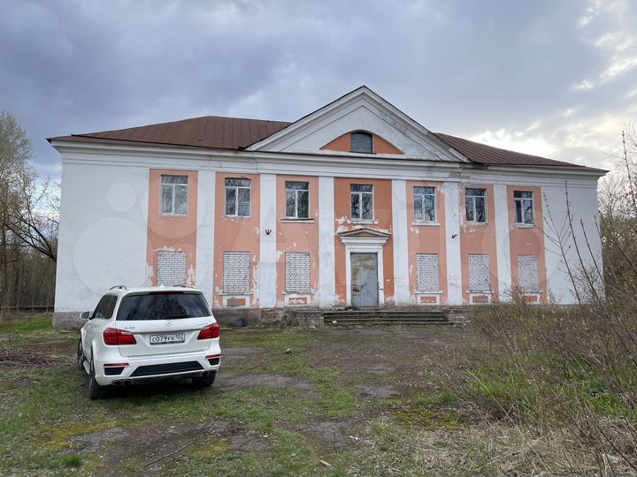 Здание 648 М2 с землей