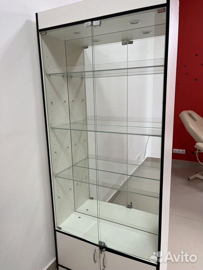 Шкаф- витрина