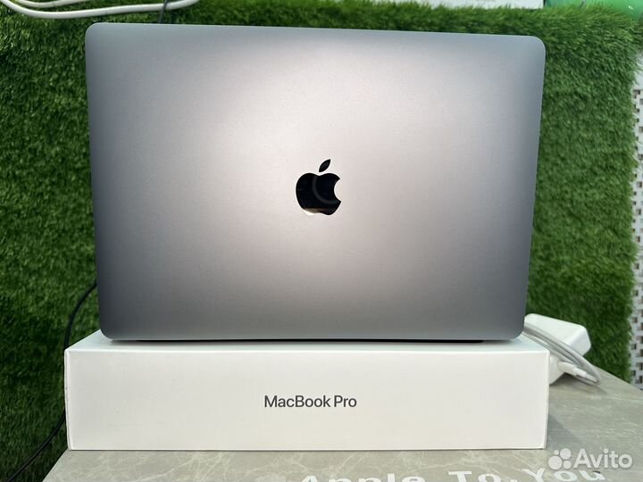 Apple MacBook Pro 2022 в отличном состоянии
