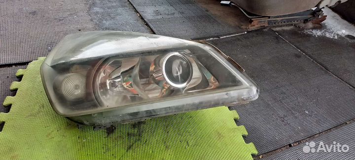 Фара. Левая и правая, ксенон Рено Гранд Спайс 4