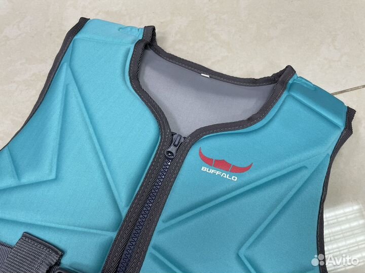 Жилет водный страховочный (новый)