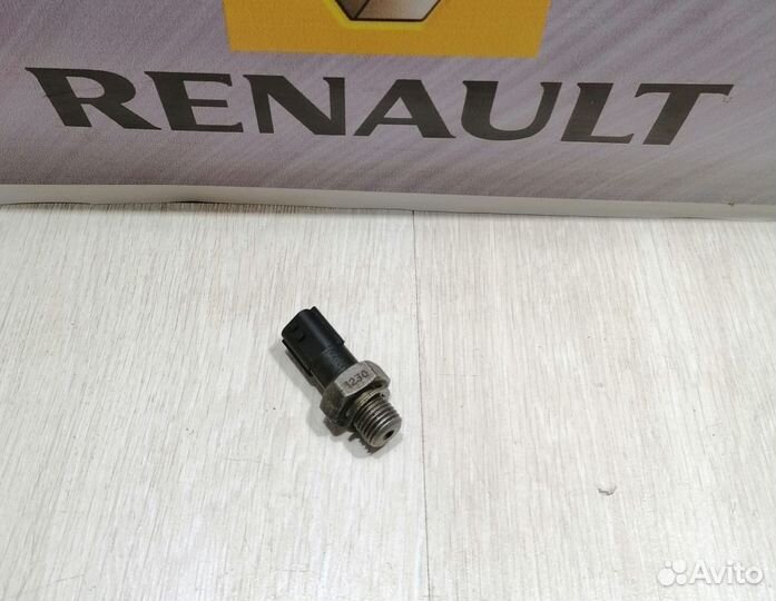 Датчик давления масла Renault fluence