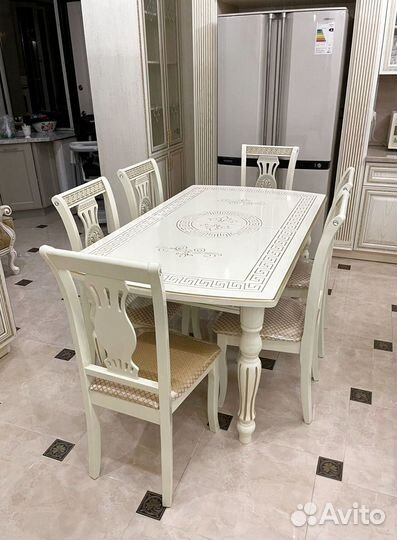 Стол обеденный со стульями