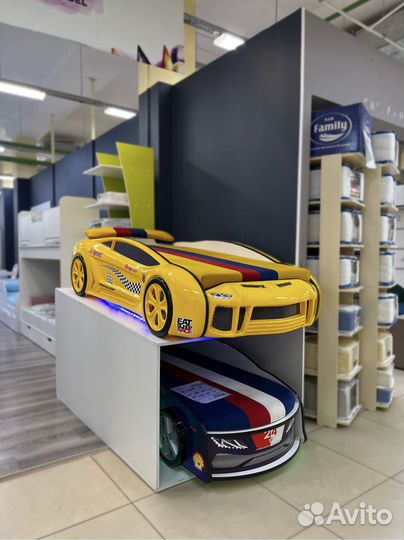 Детская кровать машина с матрасом