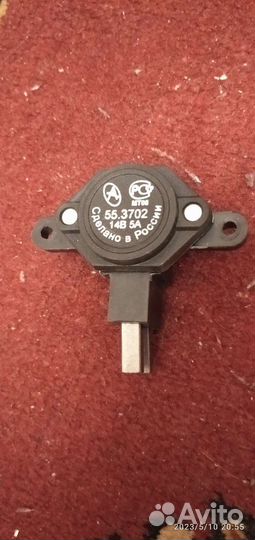 Регулятор напряжения