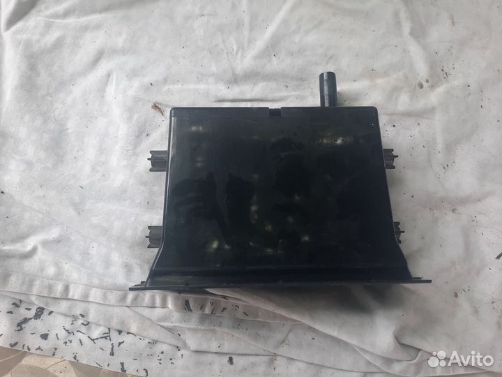 Полка центральной консоли nissan almera n16