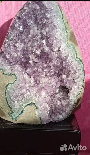 Друза аметиста на подставке