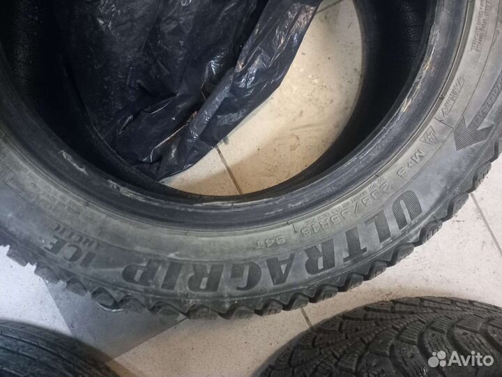 Goodyear Ultragrip Ice Arctic 205/55 R16