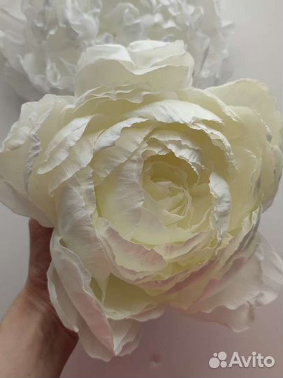 Большая брошь цветок, брошь чокер с пионом