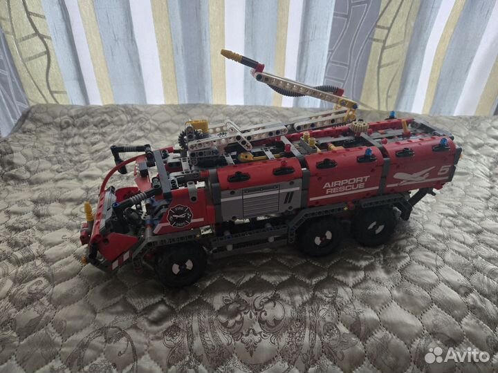 Lego техник, пожарная машина