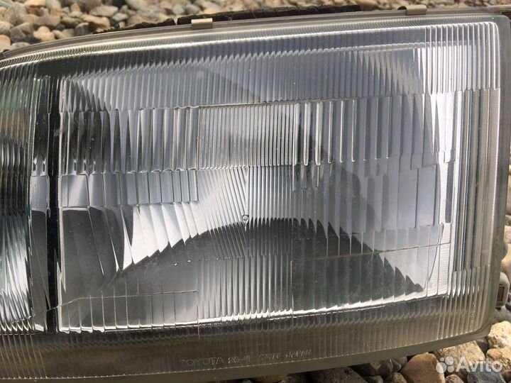 Toyota Hiace 1999 KZH106 фара левая