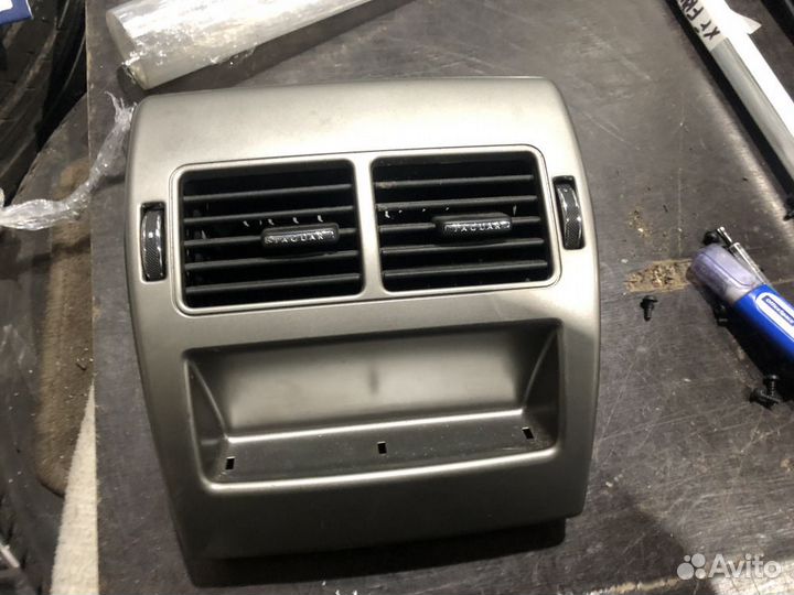 Воздуховод задний jaguar XF