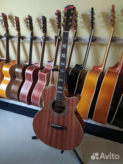 Акустическая гитара