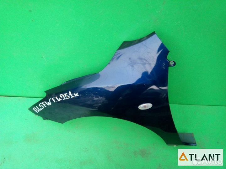 Крыло переднее левое mazda axela