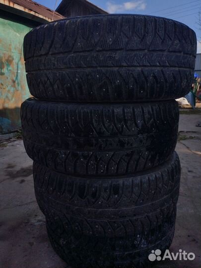 Bridgestone Ice Cruiser 7000 245/50 R20