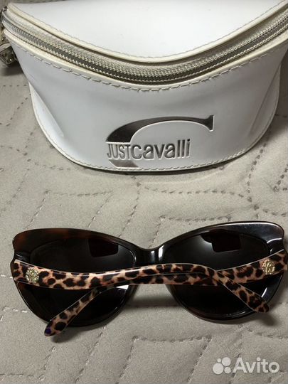 Солнцезащитные очки cavalli