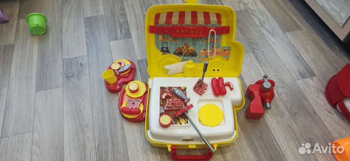 Игрушка кухня