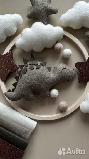 Мобиль в кроватку из фетра