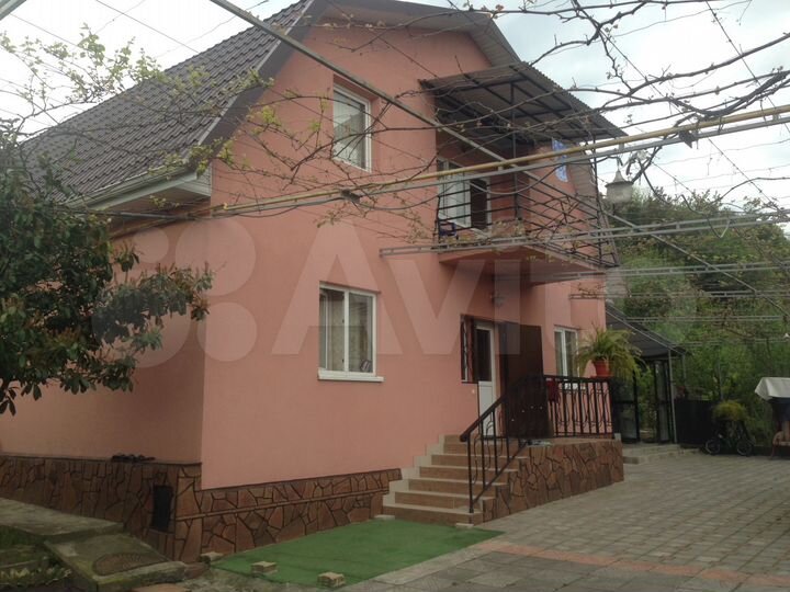 Дом 174 м² на участке 8,2 сот.