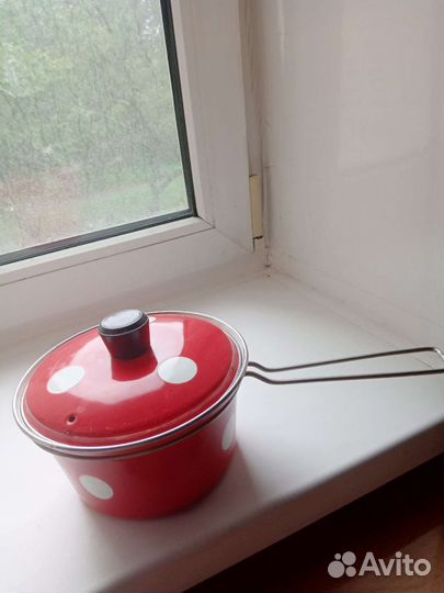 Кастрюля эмалированная с длинной ручкой