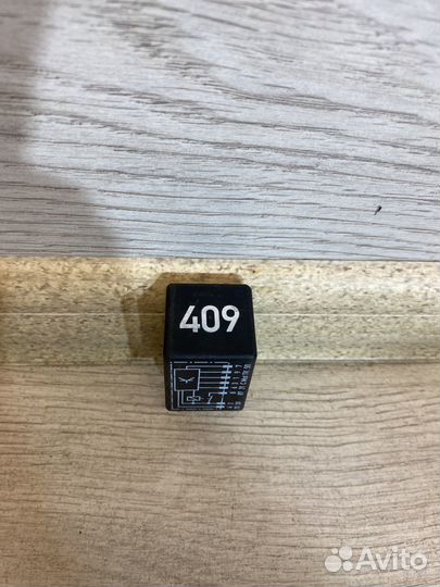 Реле бензонасоса (409) 1J0906383