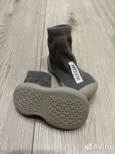 Носки с резиновой подошвой