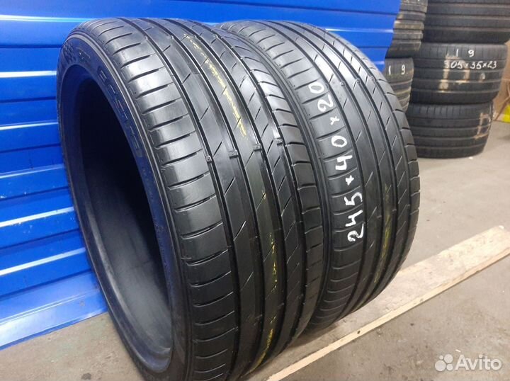 Kumho Ecsta PS71 245/40 R20 99Y